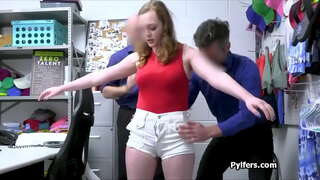 Busty luctus gags in dura galli duo custodes