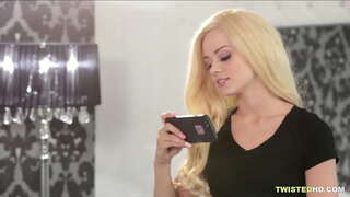 Stepmom излажани за да се заебаваме stepdaughter и нејзиниот дечко