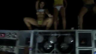Striptiz ne Paredão da Ismaela som Fest auto m.