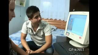 Fiesen Jippelcher wërft Hir laangen Been.