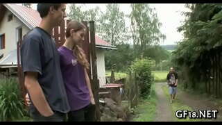 A babe a &#039; dol casan farsaing fosgailte