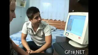 ���ස්සන නීතිමය වියේ නව යොවුන් දැරියක් සිටී බලල විලාසිතා