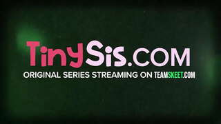 18 жаштагы Ариана Гранд бул жерде үчүн бир-бирден-бир иши - трахнуться! Бул сексуалдык красотка менен задницей сүйөт көрүү бул сенин адам, качан мүчөсү терең засажен ага горло, жана стонет-жылдын восторга, качан аны пихают