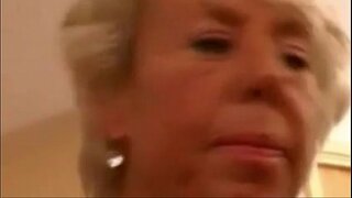 Бабуля аз EpikGranny.com трахается бо сиеҳ мард