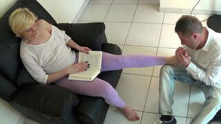 Leccami Feet and peeing In the Mouth