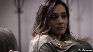 کنواری نوجوان لڑکی کی طرف سے ایک عجیب خاندان ، دوستوں بڑا ڈک