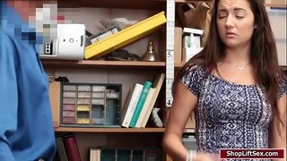 Адамс но ракъёс кот полициын нюлыса полицейскойёс кысӥе кисьто трах