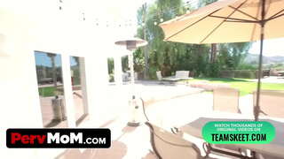 Aku bajingan Sandi Stepmom Lan Dheweke Pus Creamed