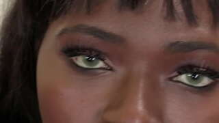 ���ระต่ายช็อกโกแลต Bunghole กันลึกจนกระทั่งเธอ Squirts