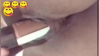 Καυτή μελαχρινή αυνανισμός με τον πρωκτό