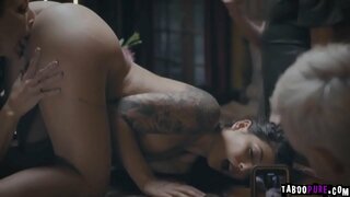 Джине դուր էր գալիս, երբ Ռեյգանը доставляла նրան հաճույք է