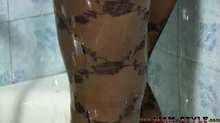 ���री मादक wetlook