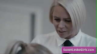 Watch дэггүй milf lesbos эдэлж гүн хулан, pussy fingering урт хугацааны оргил албан